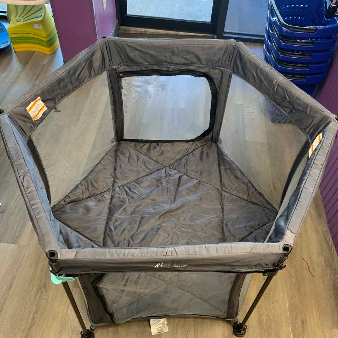 Hiccapop Gray Play Yard