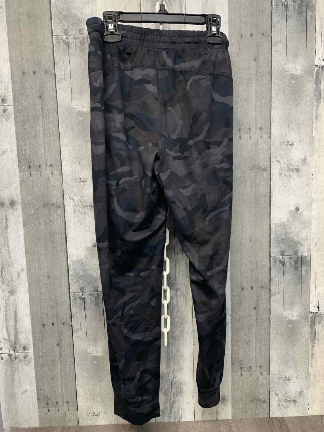 Size 14 Black Camo All in Motion Athletic Pants
