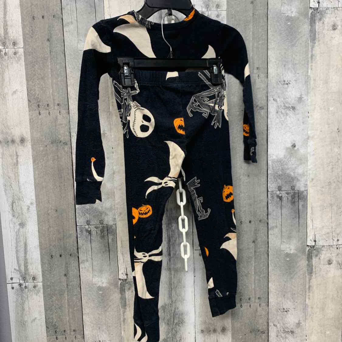 Size 6 Black Print Disney 2pc PJs