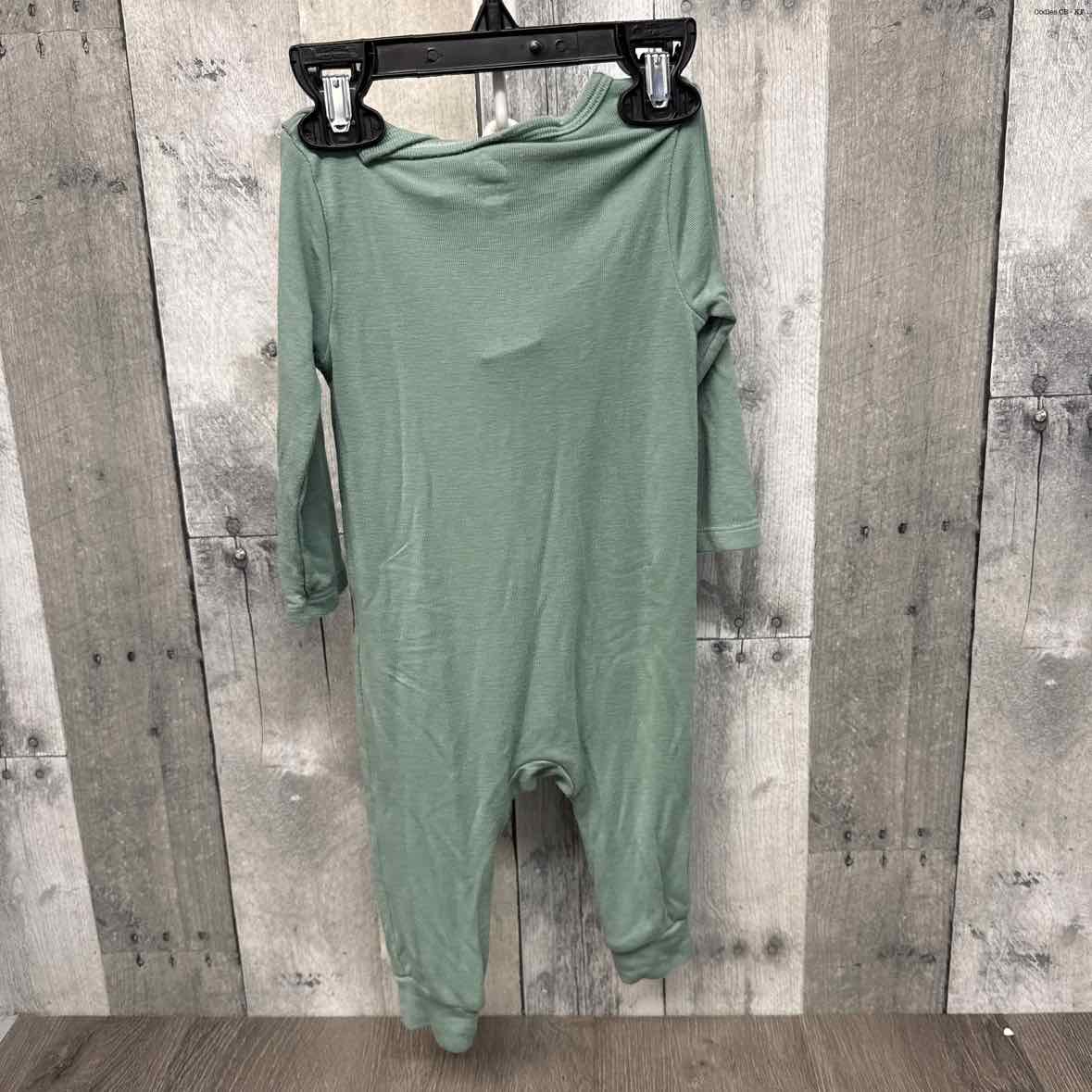 Size 6-9 Months Green Cloud Island Footy PJs