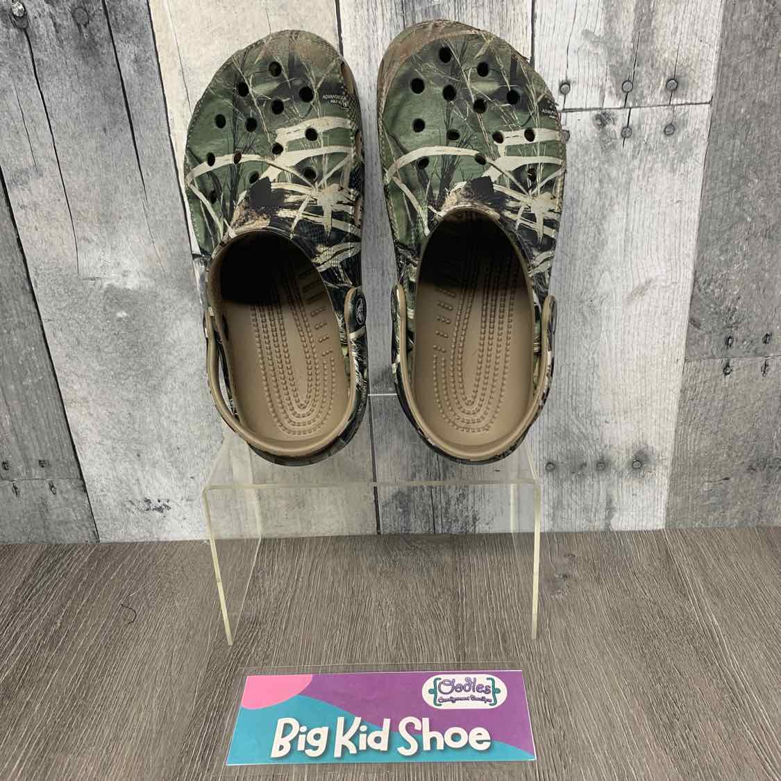 Size 3 Green Camo Crocs Water Shoes
