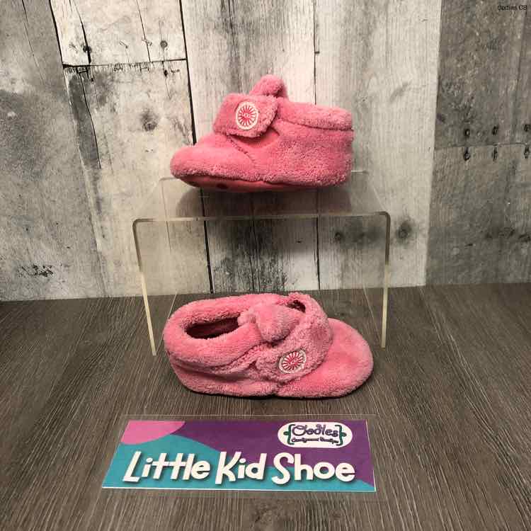 Size 4/5 Pink UGG Soft Sole Shoes