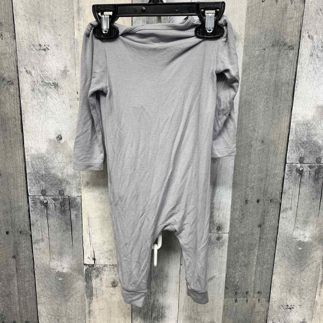 Size 3-6 Months Gray Cloud Island Footy PJs