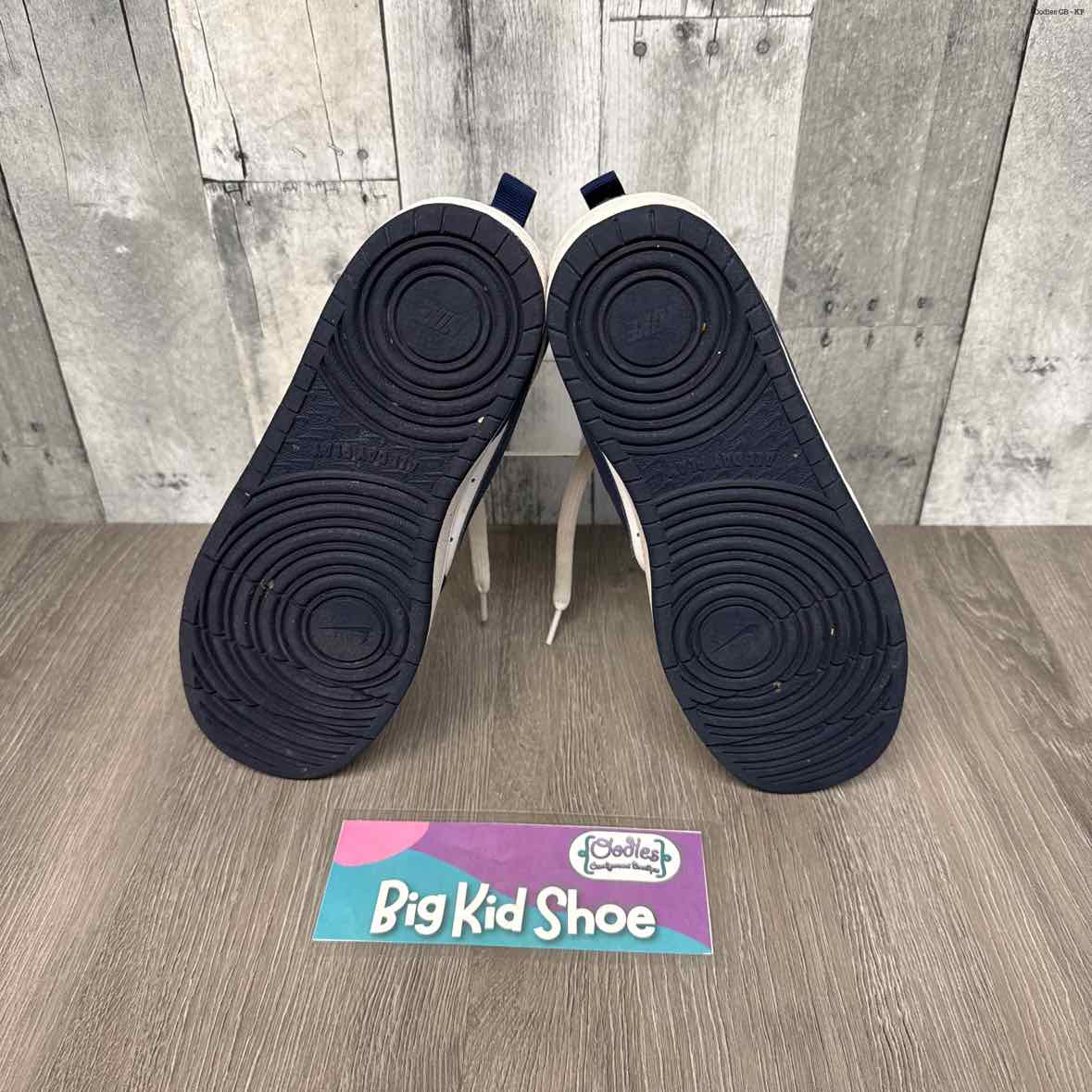 Size 7 White/Navy Sport Brand Sneakers