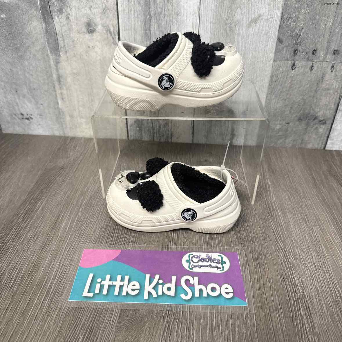 Size 4 White/Black Crocs Water Shoes