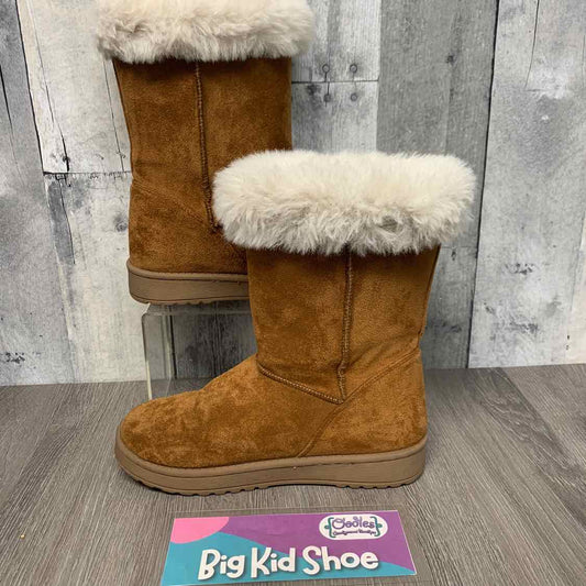Size 3 Tan/White SO Boots