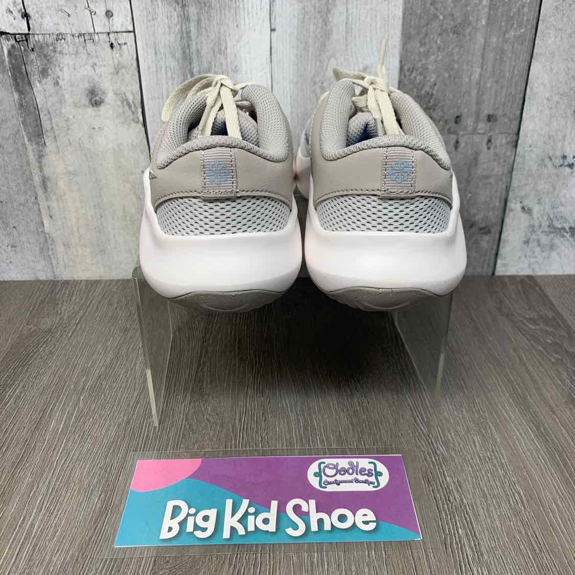 Size 5.5 Tan/White Sport Brand Sneakers