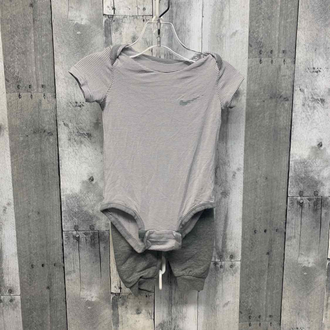 Size 6 Months Gray/White Sport Brand Shirt/Pants