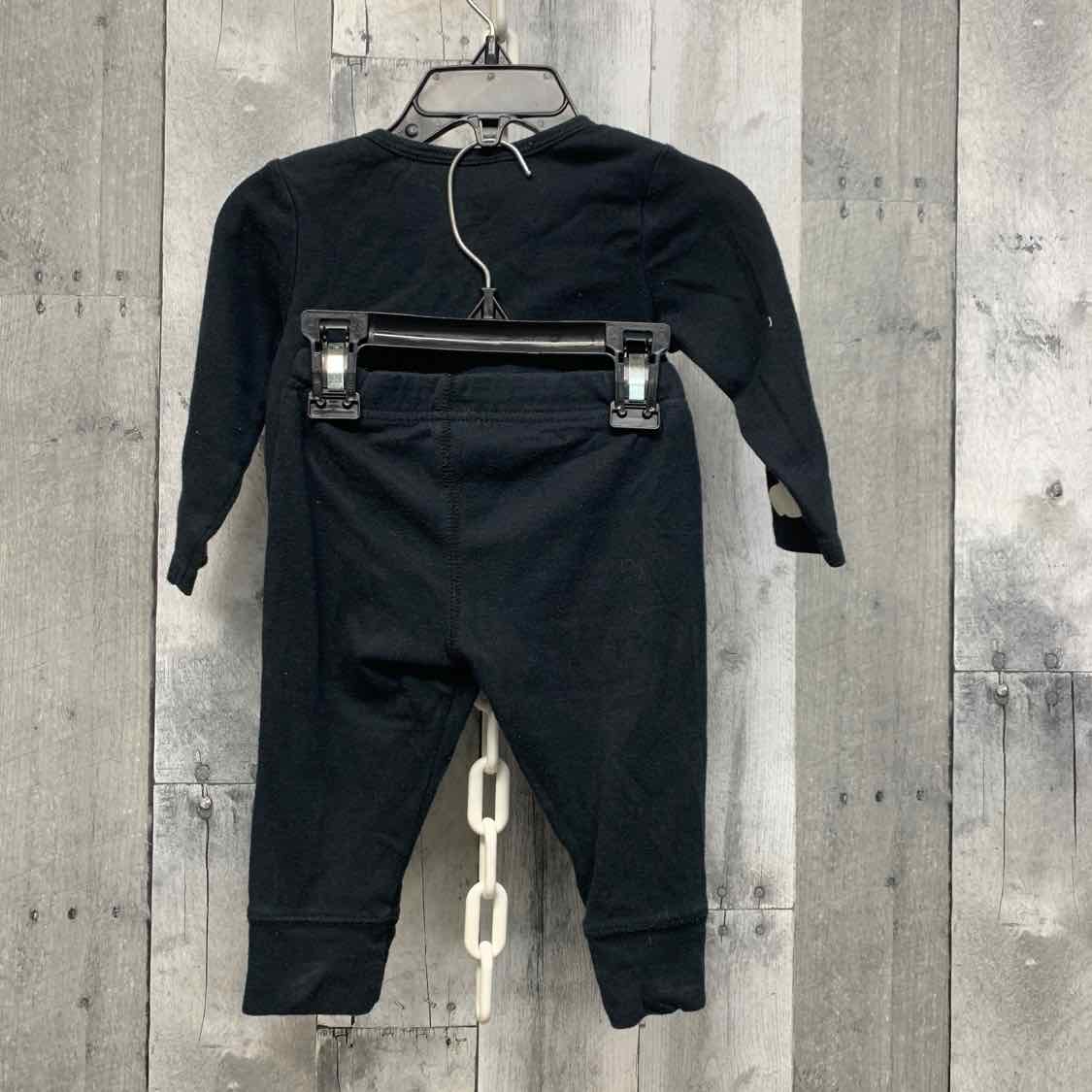 Size 6-9 Months Black/White Carter's 2pc PJs