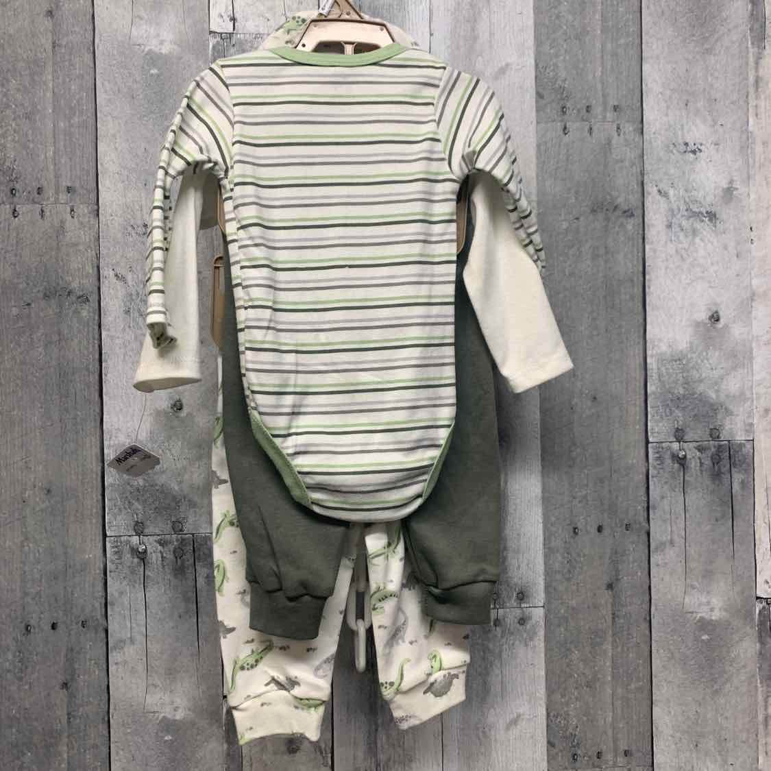 Size 3-6 Months White/Green Chick Pea Shirt/Pants