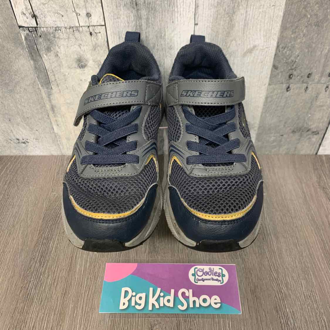Size 2.5 Gray/Blue Skechers Sneakers