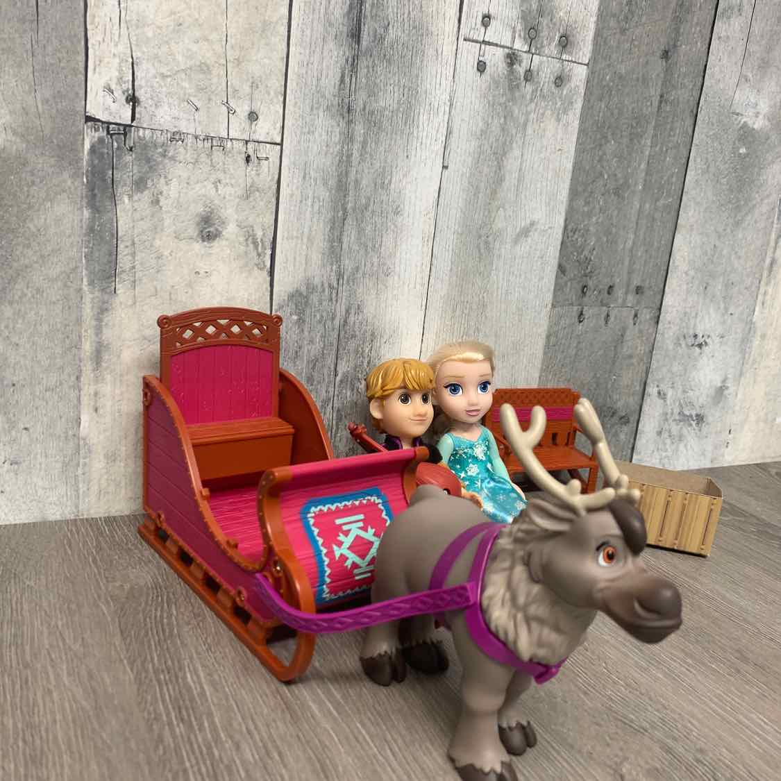 Disney Purple/Blue Misc Playset