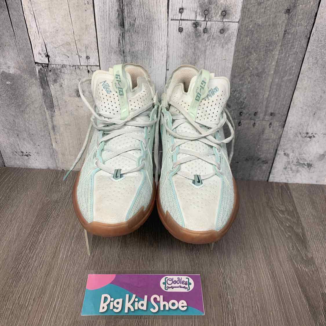 Size 7 Mint Sport Brand Sneakers