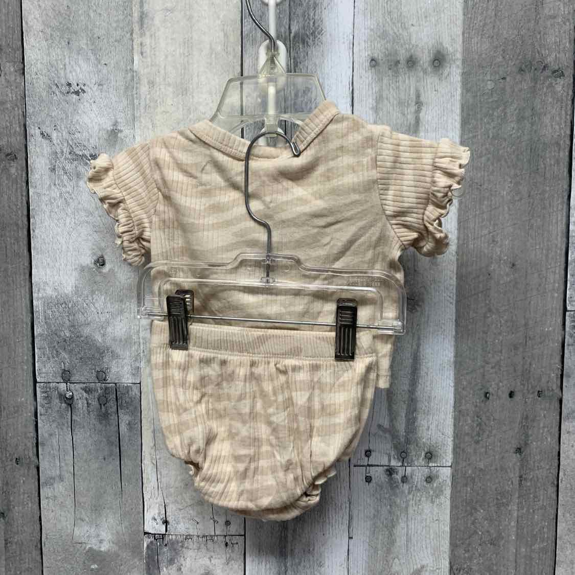 Size 0-3 Months Tan Animal Print Cat & Jack Shirt/Shorts