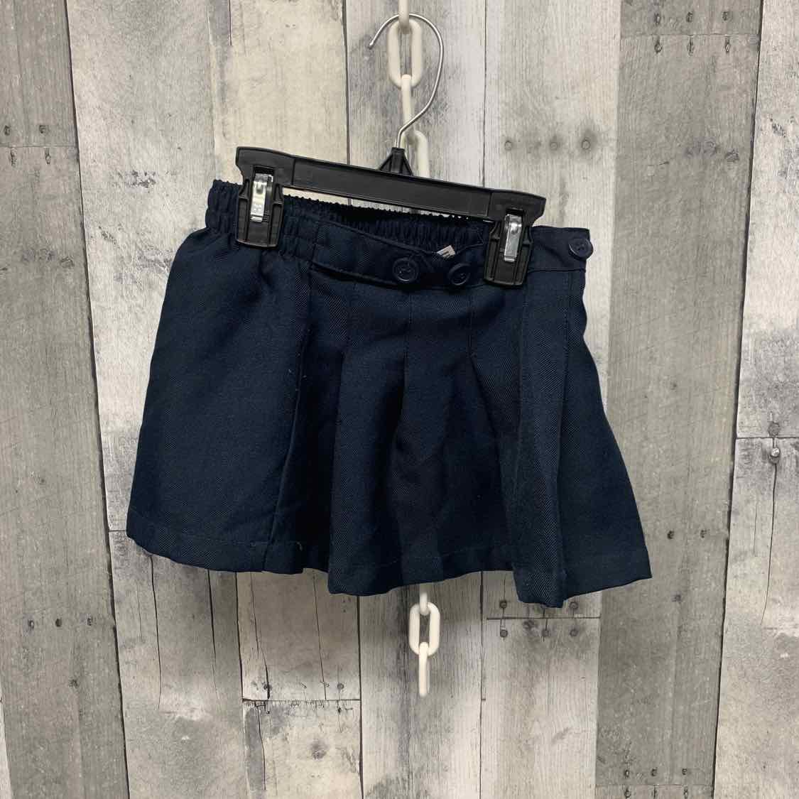 Size 6 Navy Nautica Skirt - Athletic