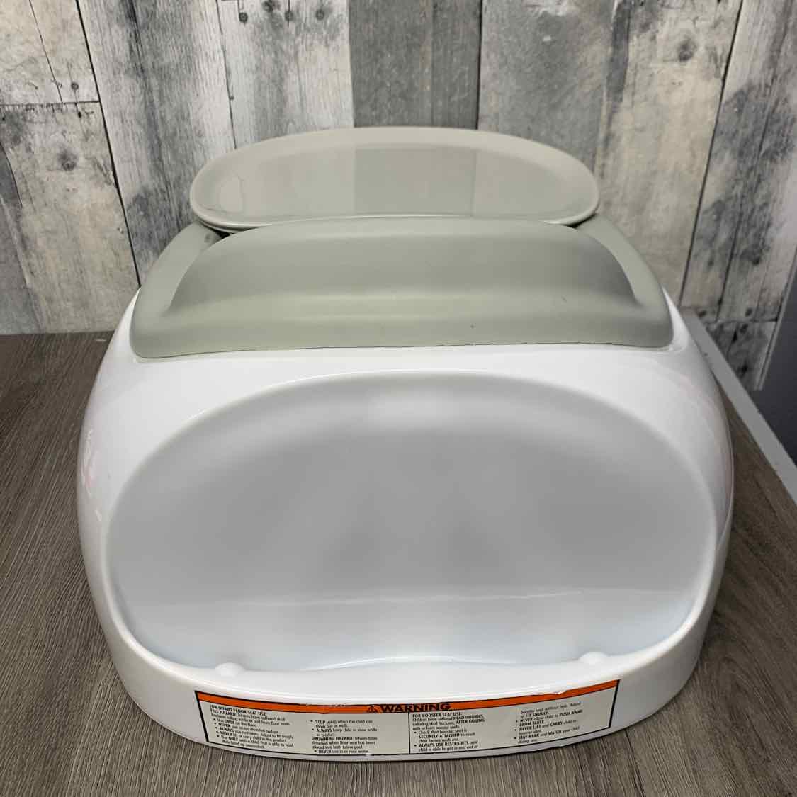 Bumbo White/Gray Infant Seat