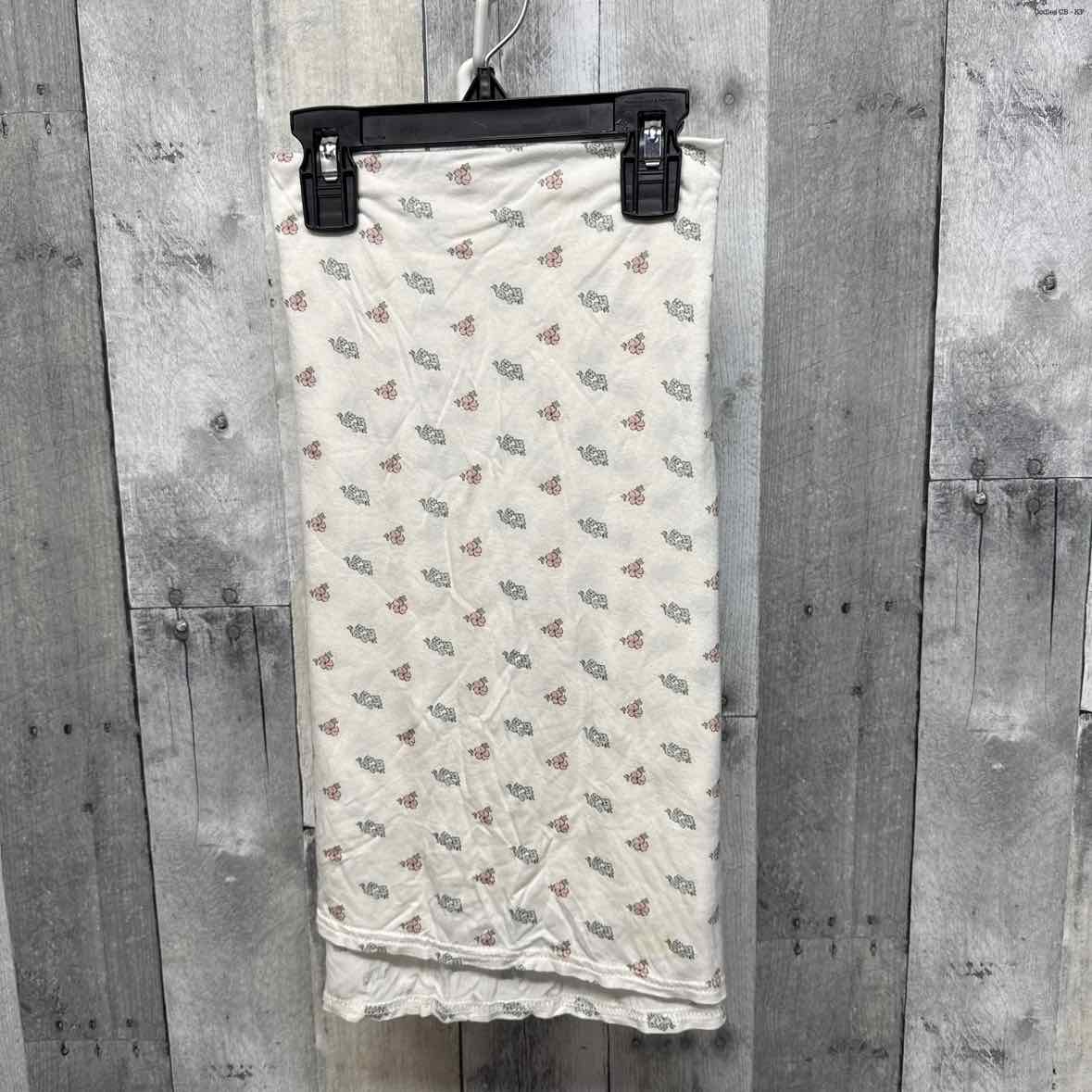Generic White Print Blanket