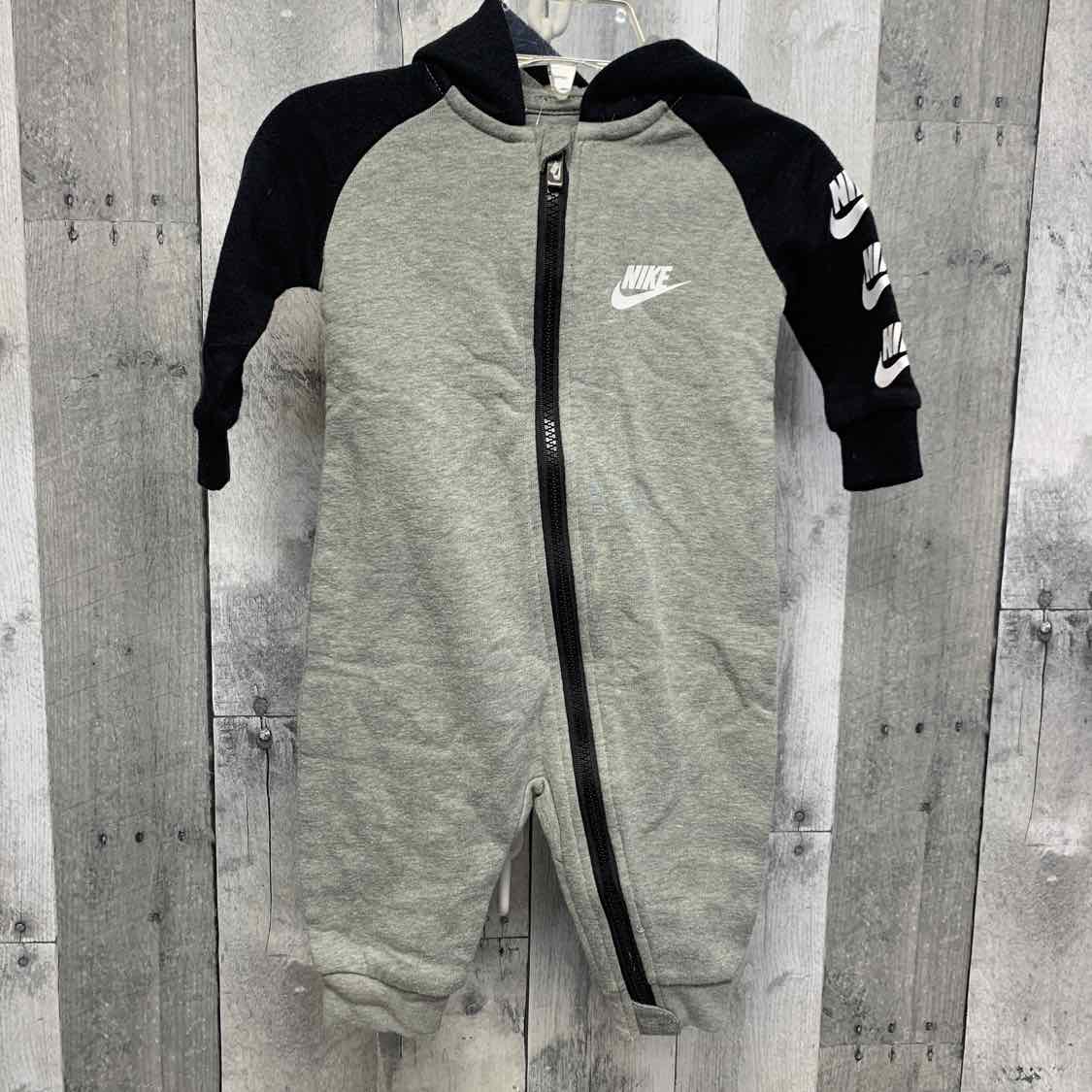 Size 6 Months Gray/Black Sport Brand Light Jacket