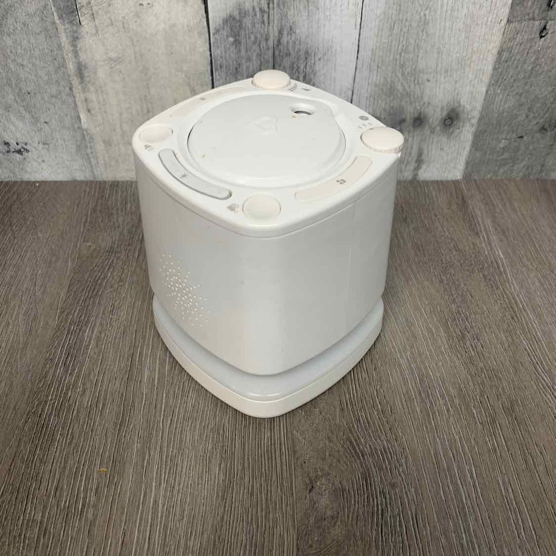 Munchkin White Crib Soother