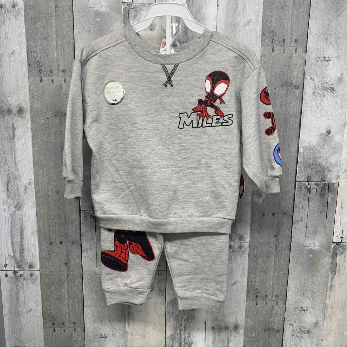 Size 2T Gray Graphic Marvel Shirt/Pants