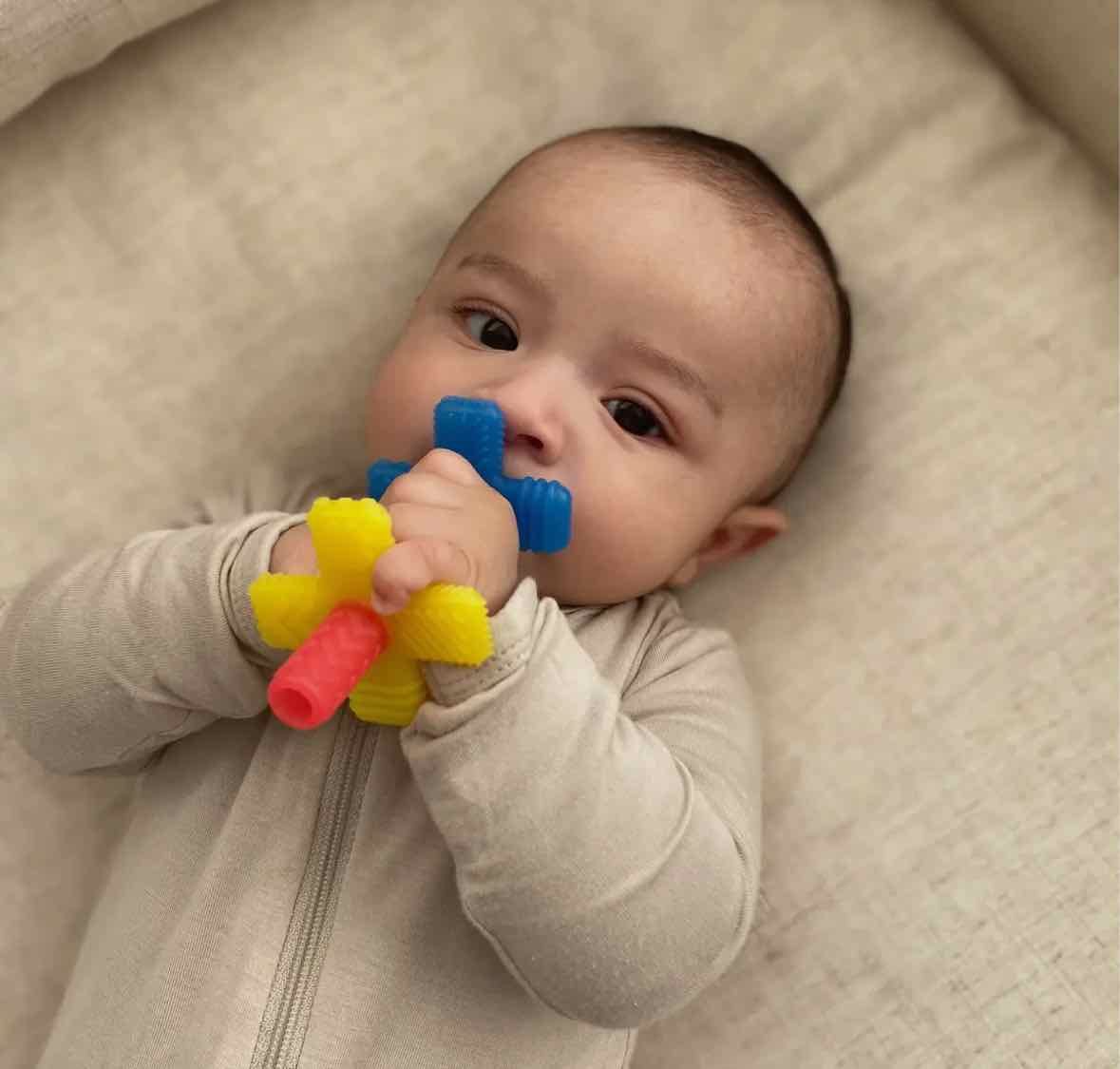 Itzy Ritzy Teething Teensy Tubes