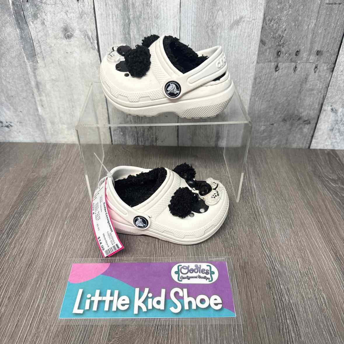 Size 4 White/Black Crocs Water Shoes