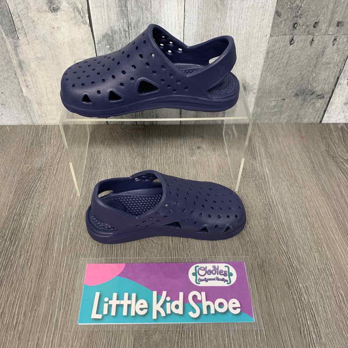 Size 7/8 Navy Totes Water Shoes
