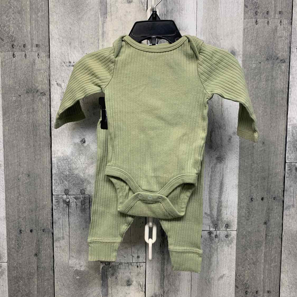 Size 0-3 Months Green Cloud Island Shirt/Pants