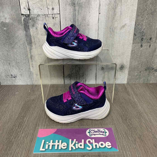 Size 5 Navy/Pink Skechers Sneakers