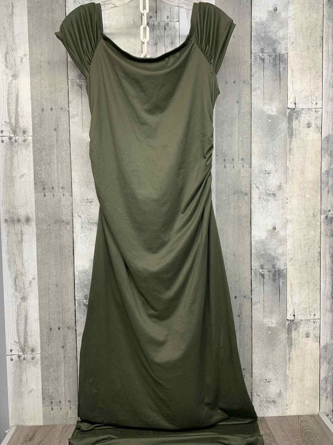 Size M Green Mid Brand Dress - Short Sleeve