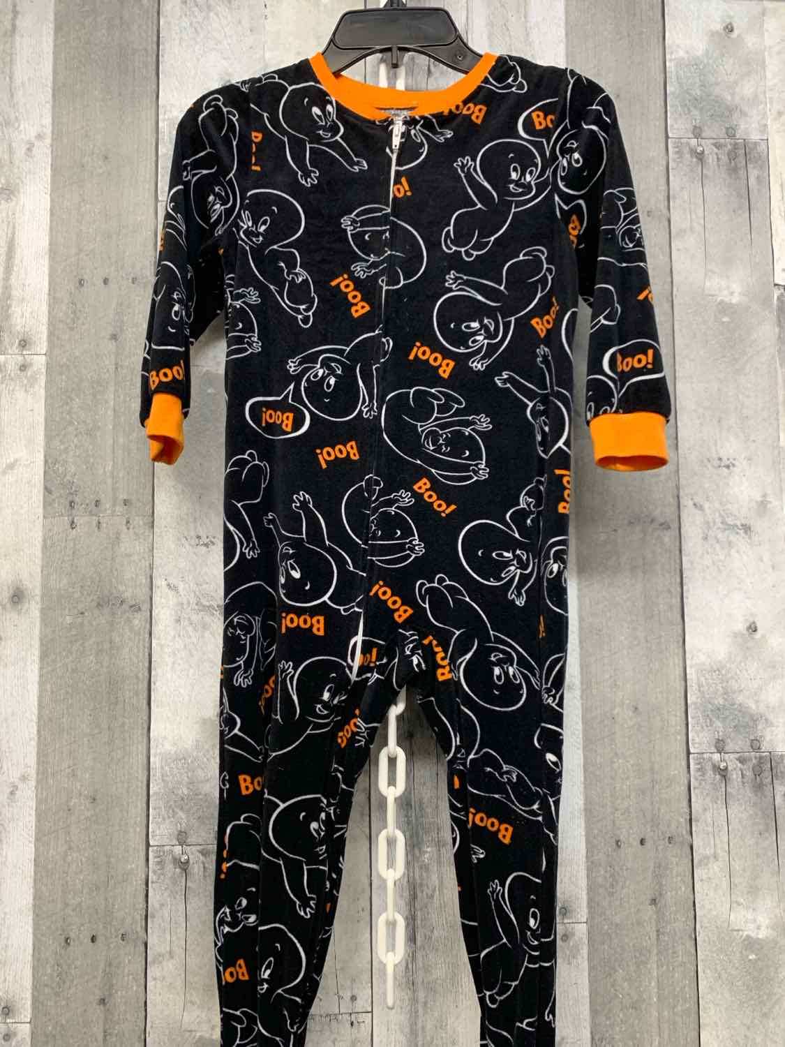 Size 5T Black Print Mid Brand Footy PJs