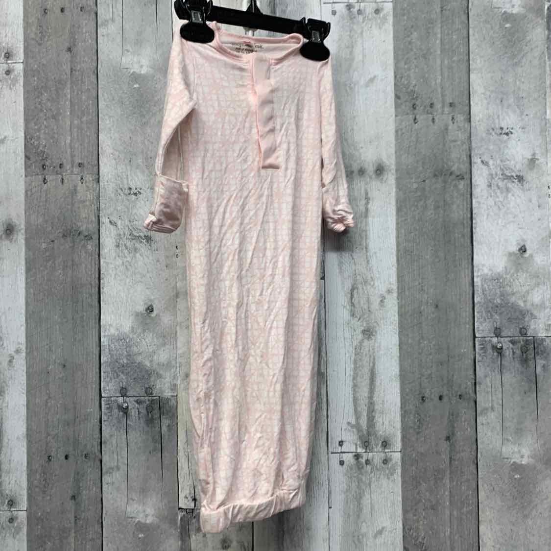 Size 0-3 Months Pink/White Bamboo Layette - OodlesCB