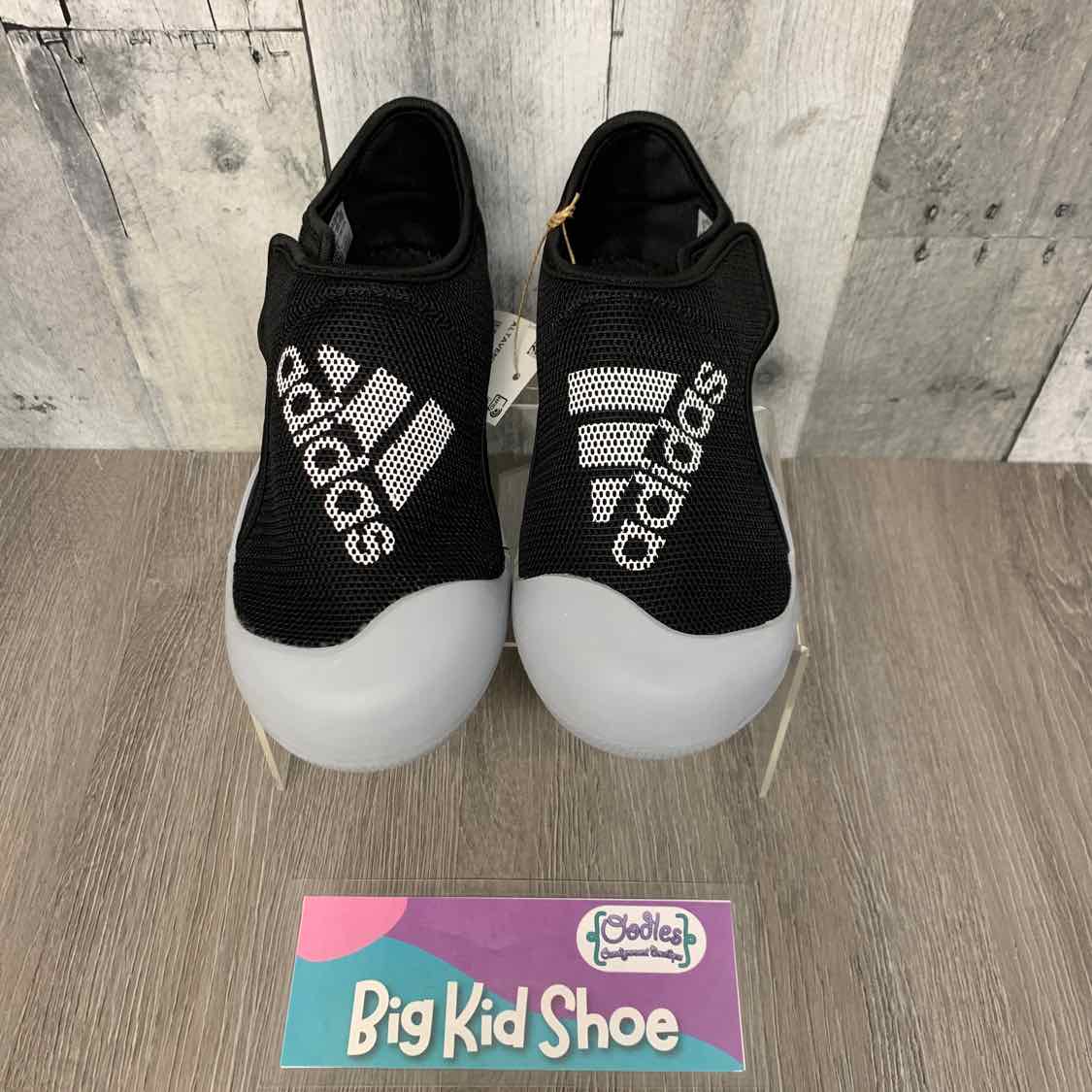 Size 2 Black/White Sport Brand Water Shoes