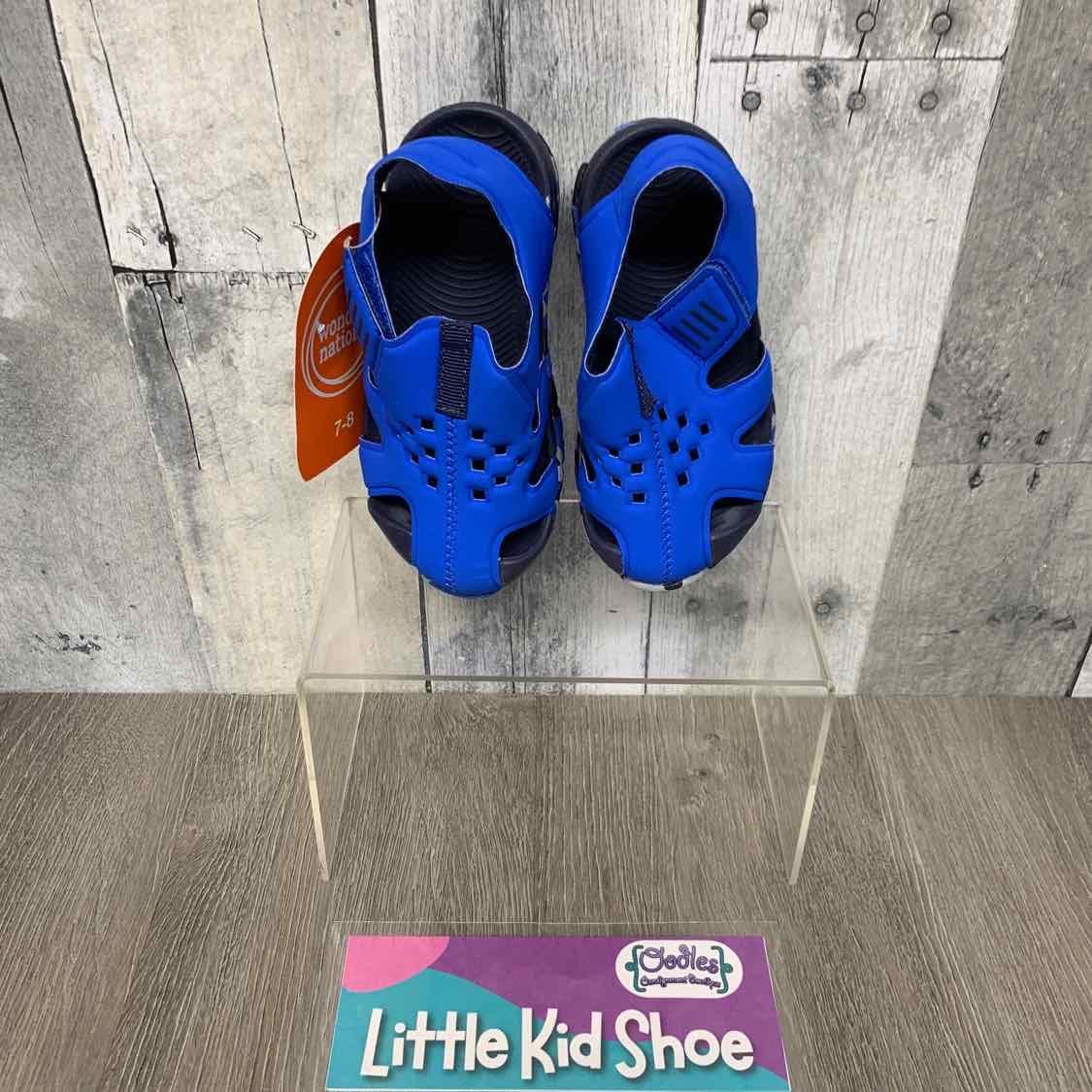 Size 7/8 Blue Camo Wonder Nation Water Shoes