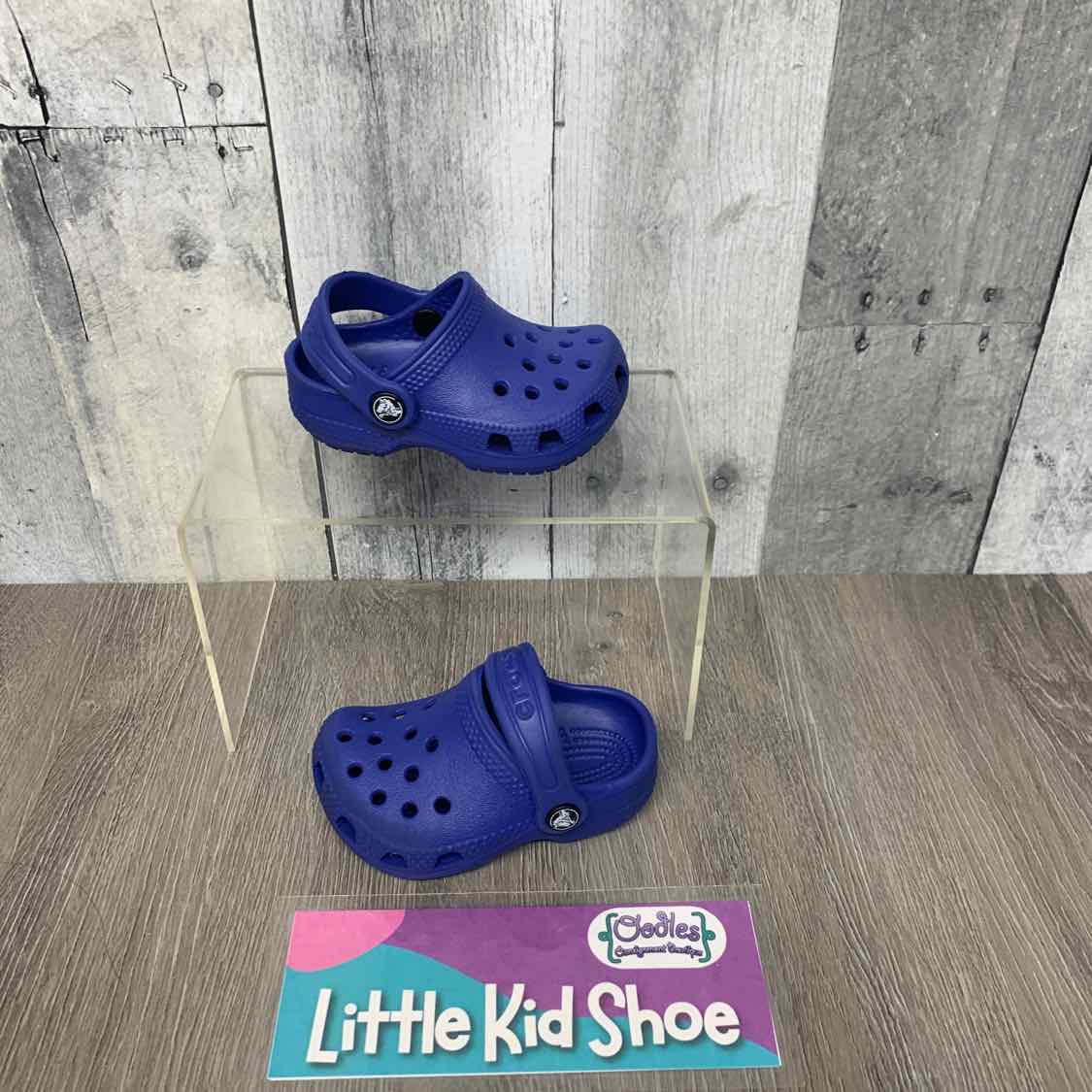 Size 2 Navy Crocs Water Shoes