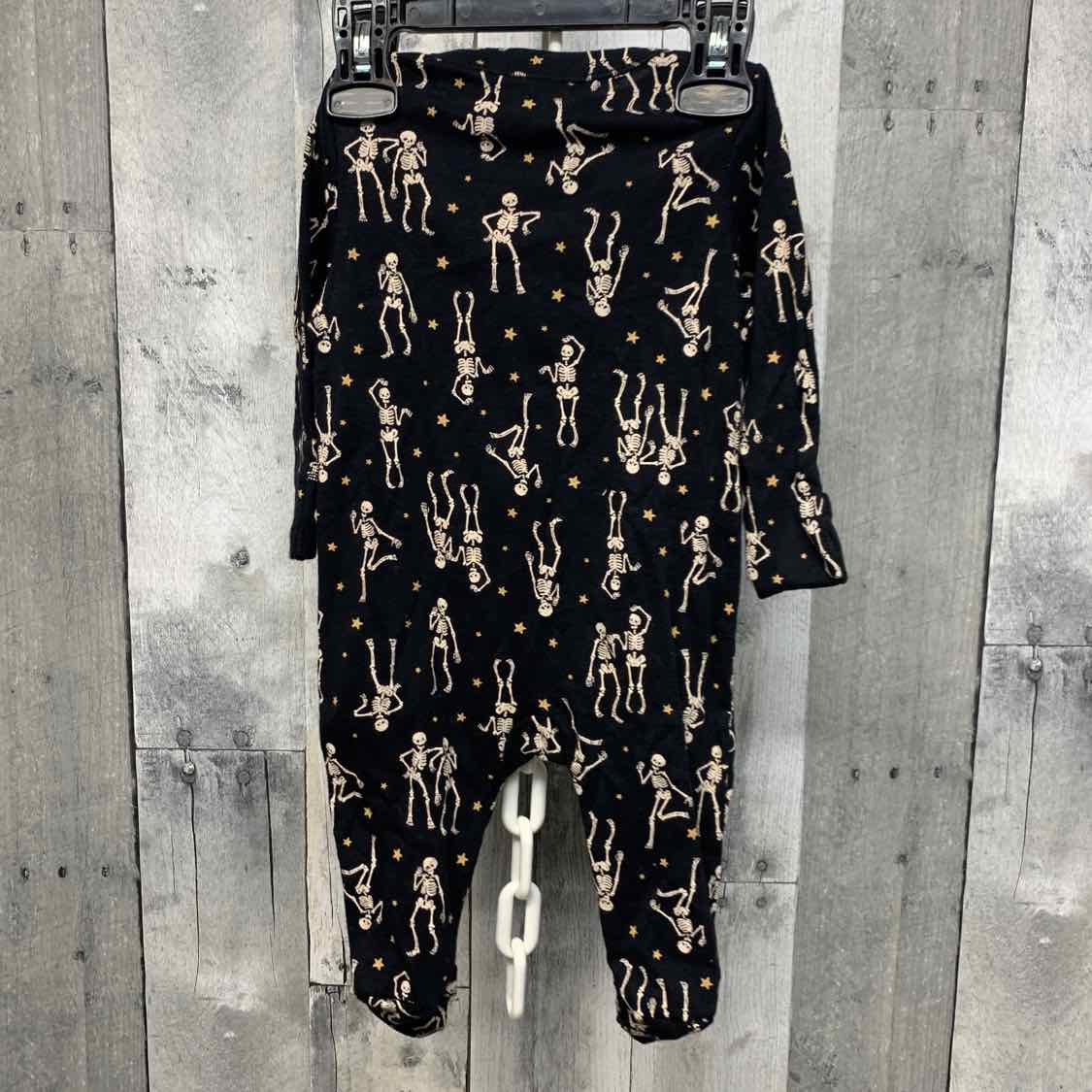 Size 0-3 Months Black Print Old Navy Footy PJs