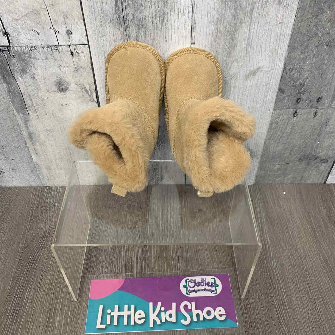 Size 0-6 Months Tan BearPaw Soft Sole Shoes