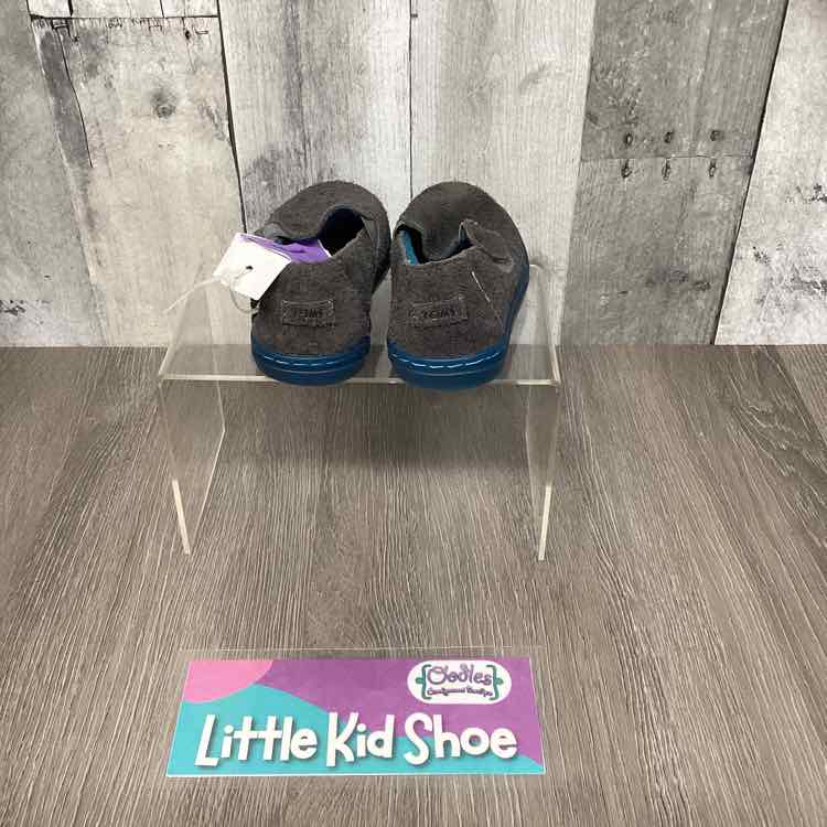 Size 6 Gray/Teal Toms Loafers