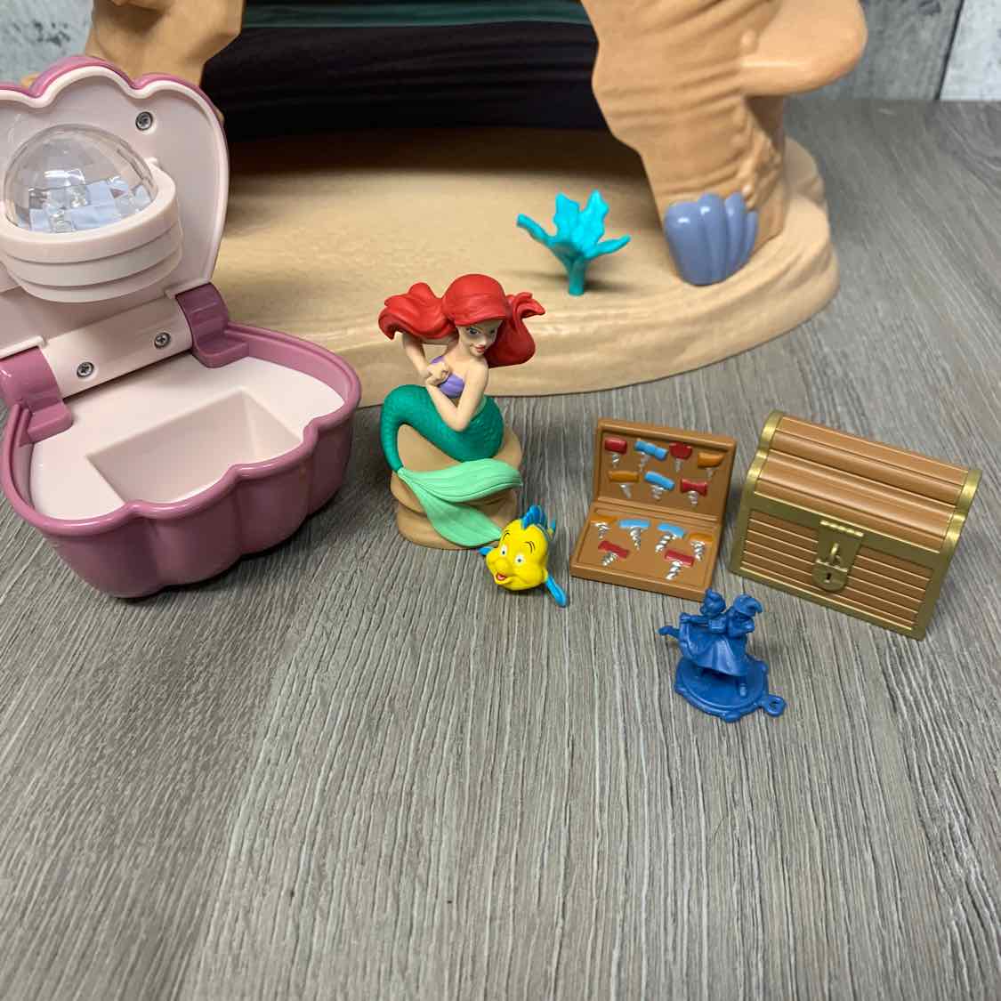 Disney Store Brown Misc Playset