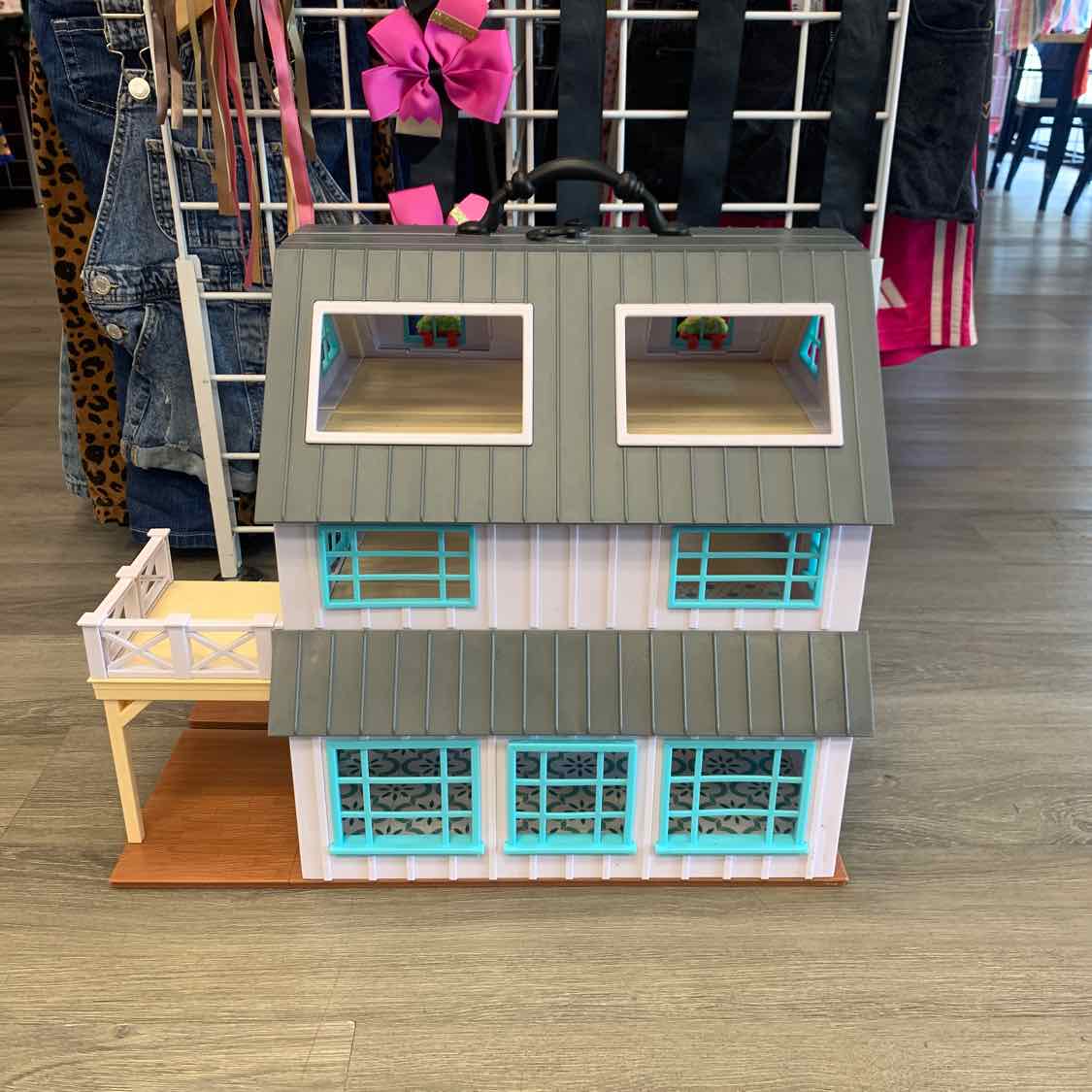 Generic White/Gray Dollhouse