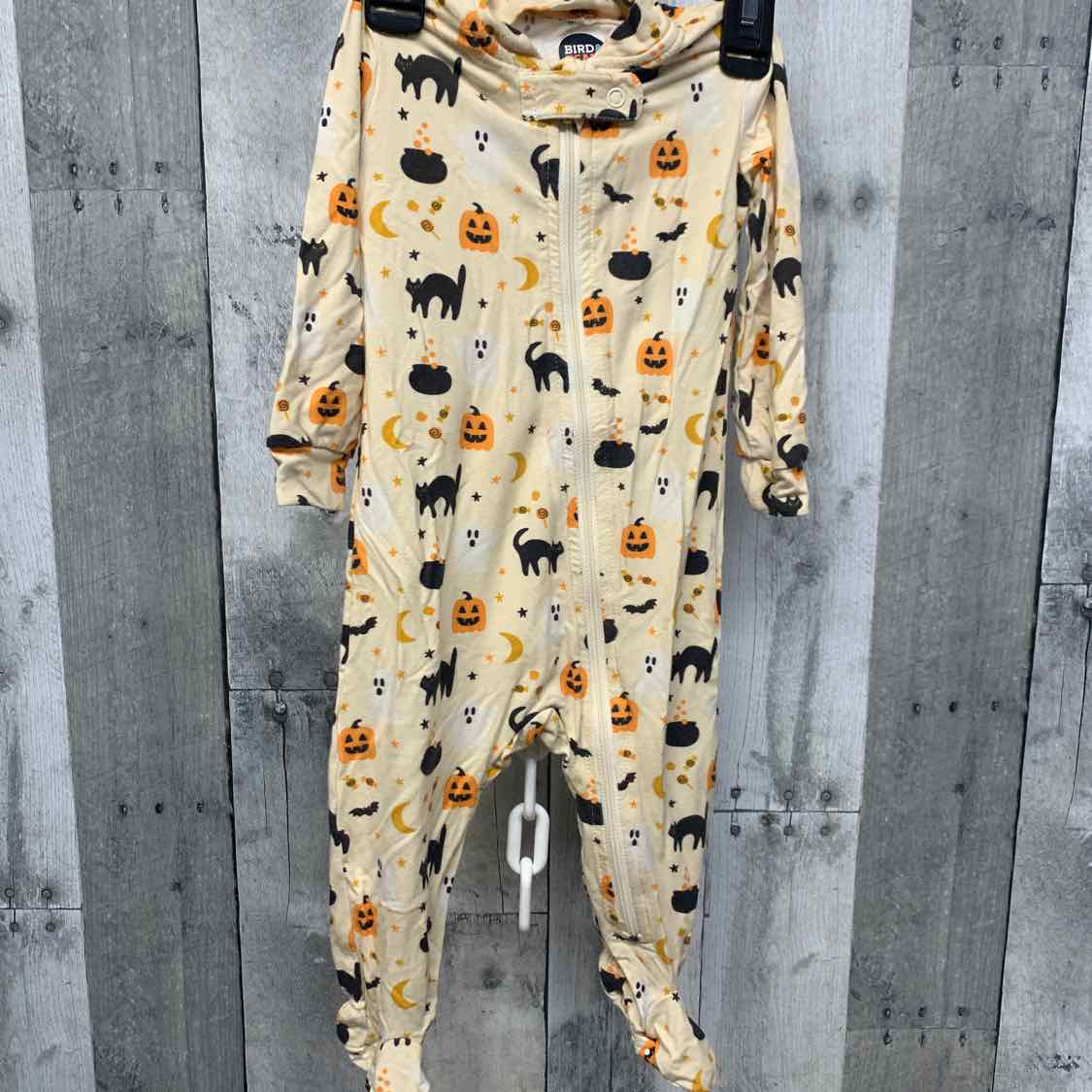 Size 3-6 Months Ivory Graphic Bamboo Footy PJs