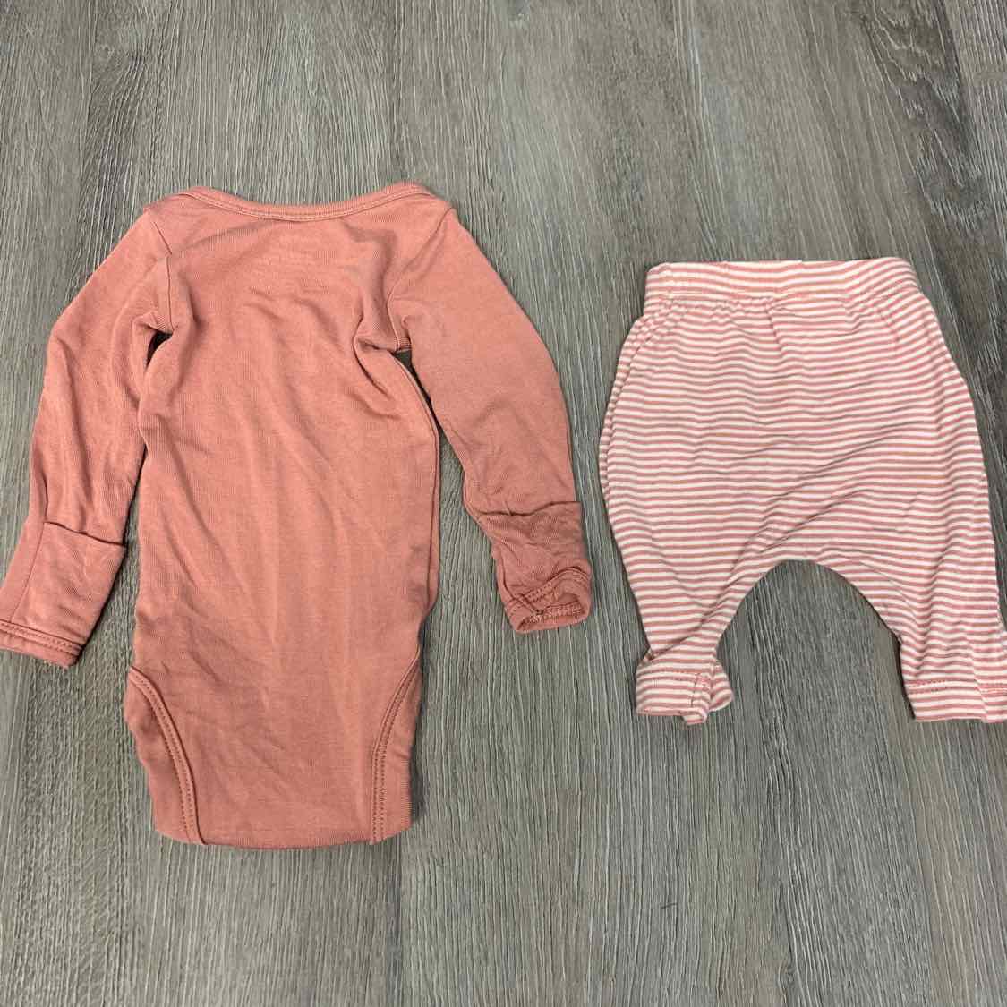 Size Preemie White/Pink Carter's Shirt/Pants