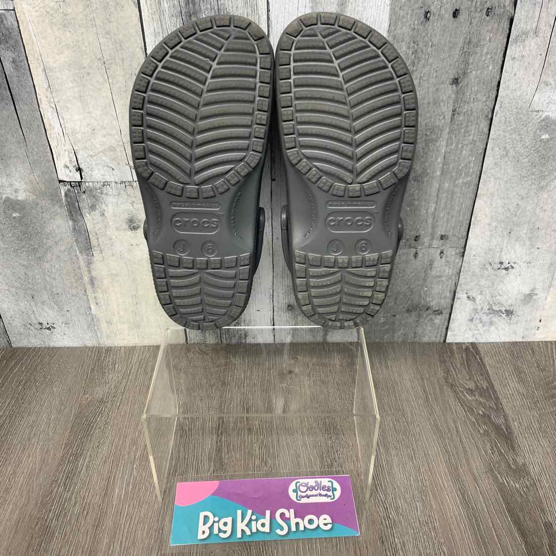 Size 6 Gray Crocs Water Shoes