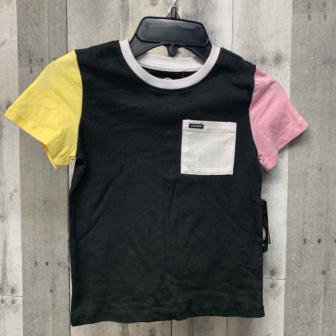 Size 4 Black/White Volcom T Shirt - OodlesCB