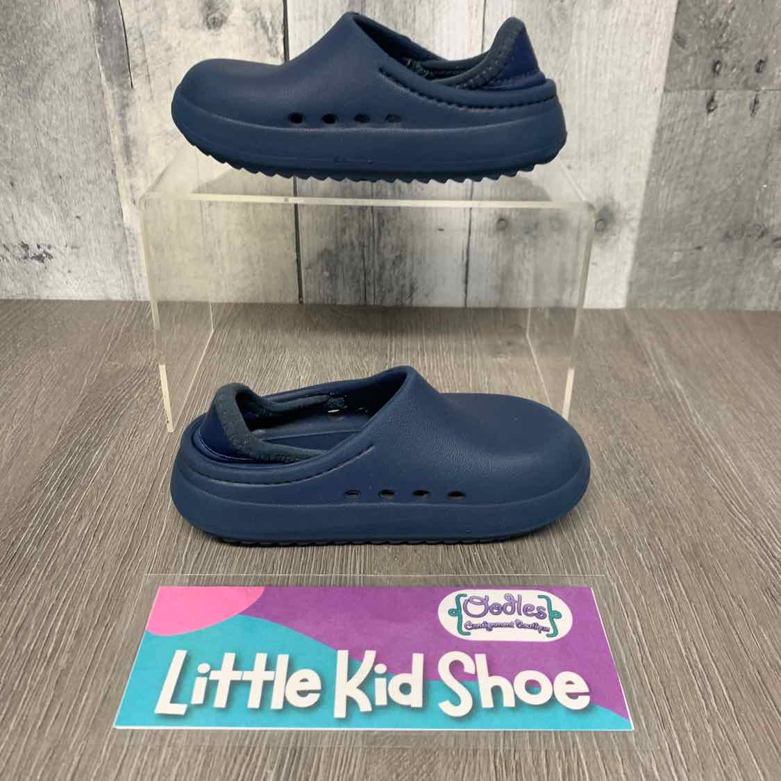 Size 7 Navy Cat & Jack Water Shoes