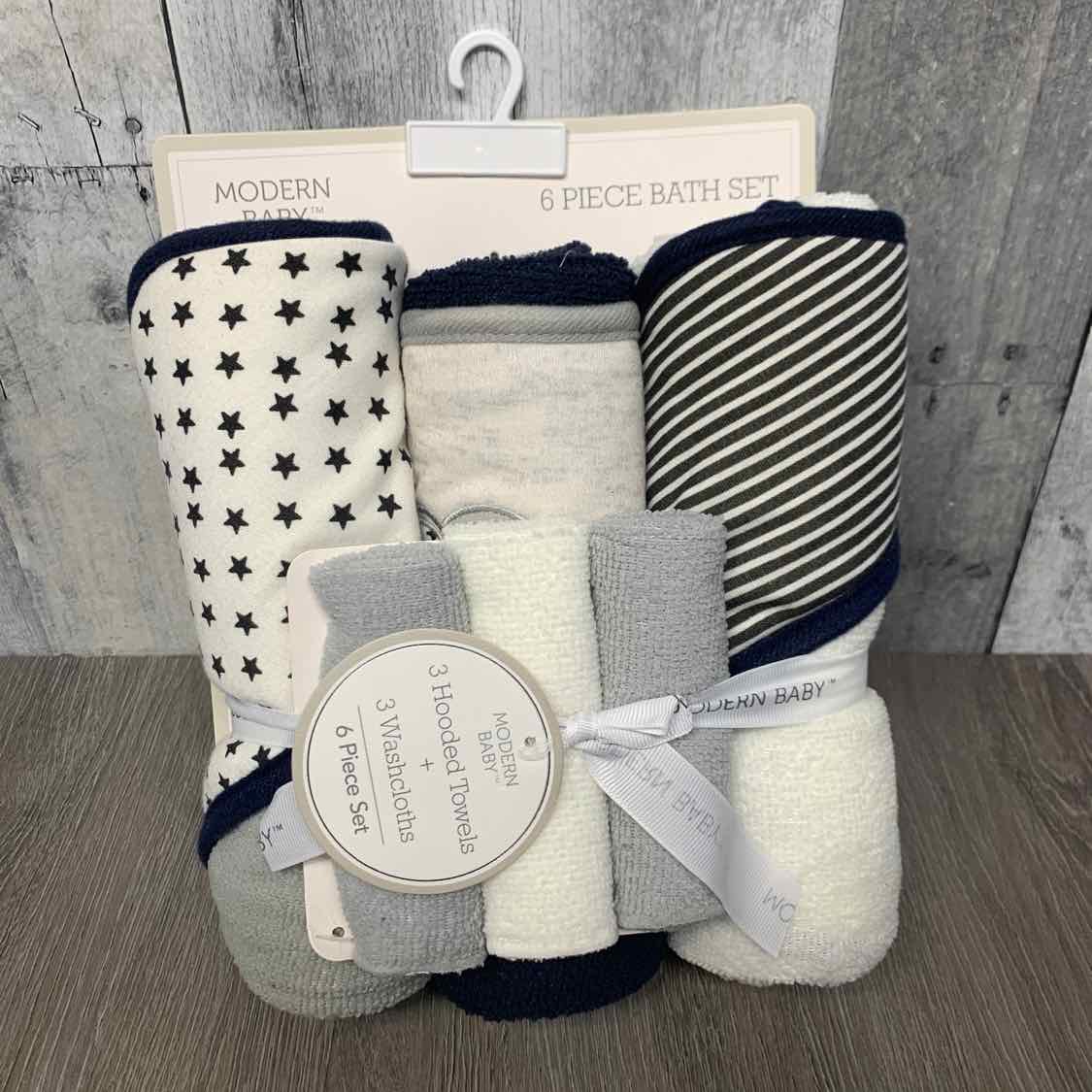 Generic Ivory/Navy Towels