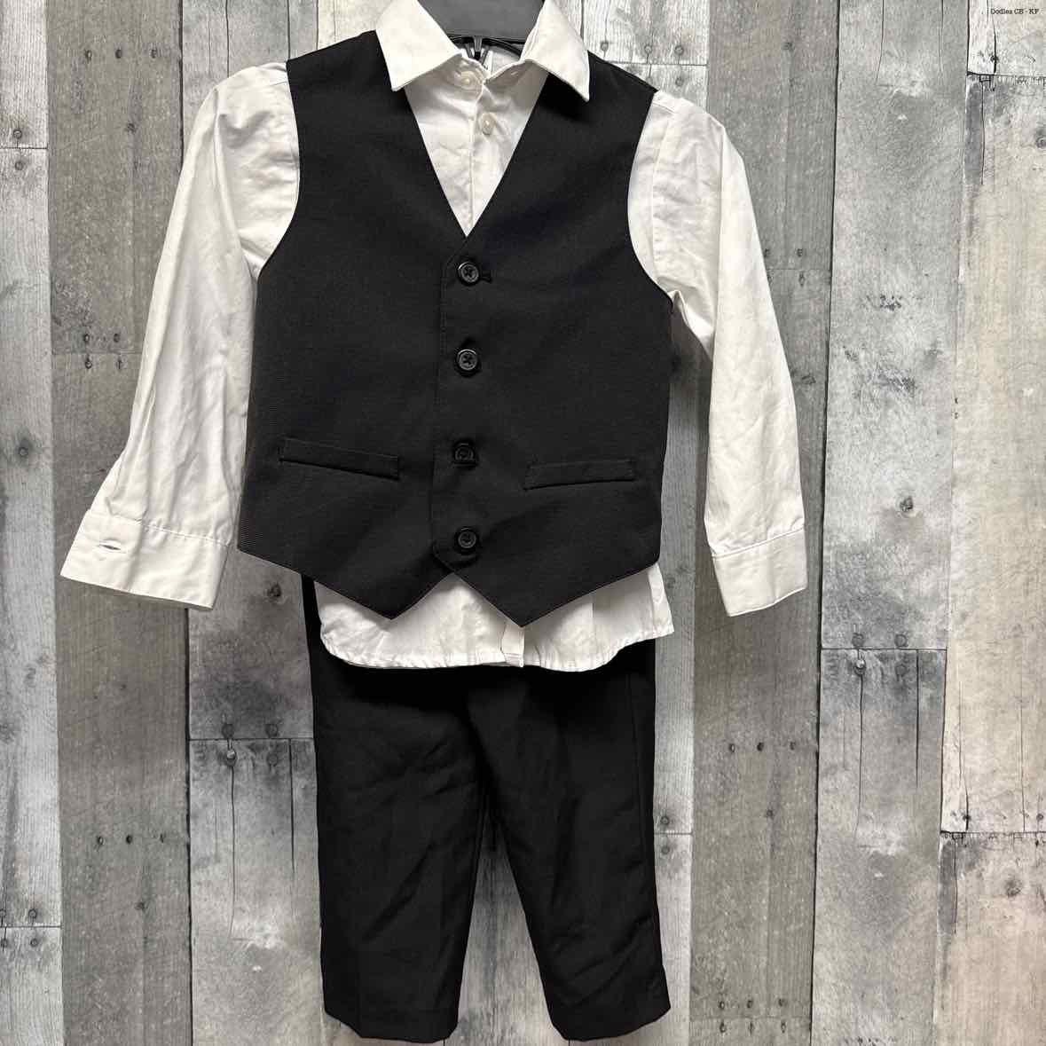 Size 4 Navy/White VanHeusen Jacket/Pants