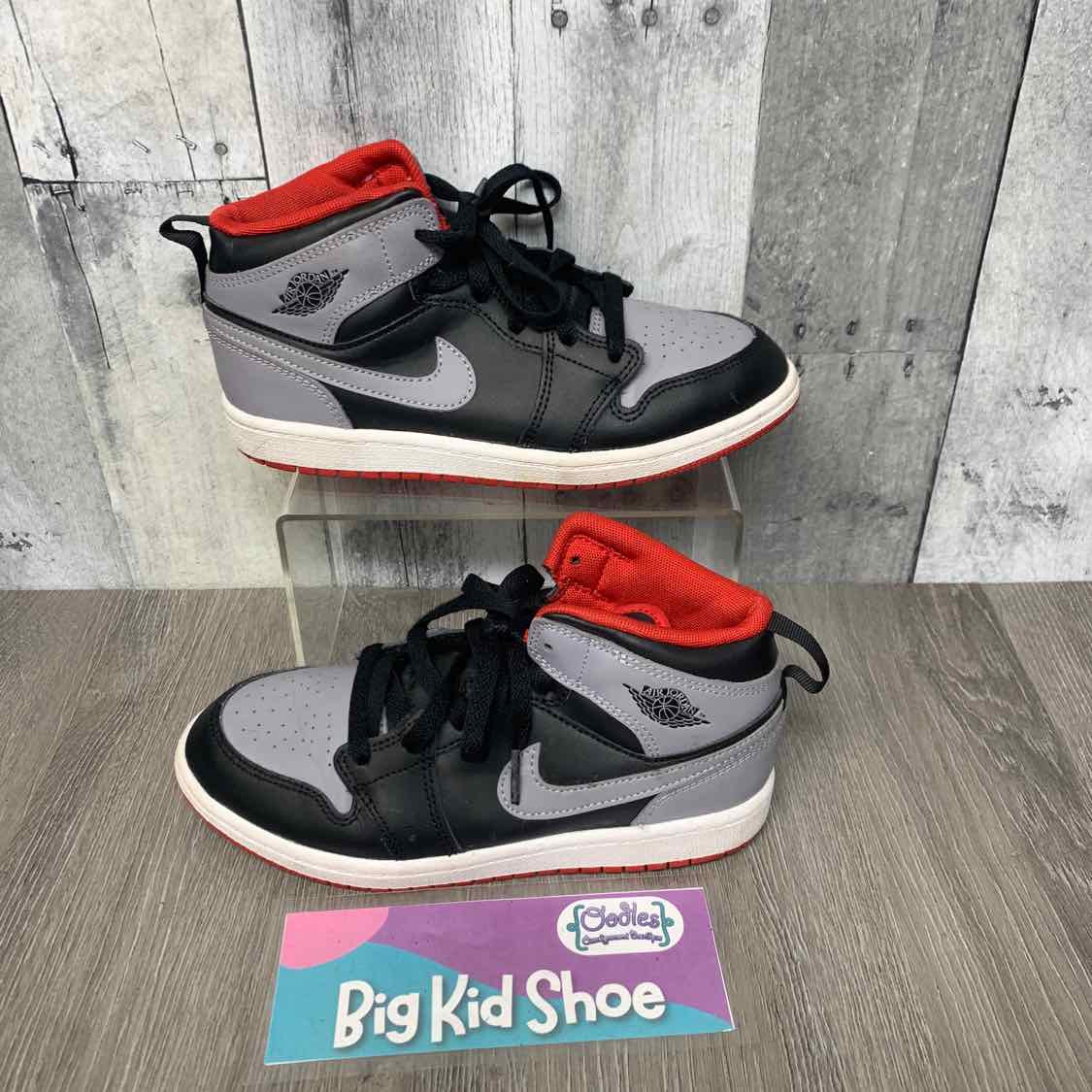 Size 3 Gray/Black Sport Brand Sneakers