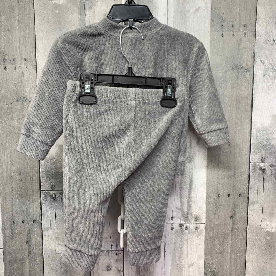 Size 9 Months Gray Carter's Shirt/Pants