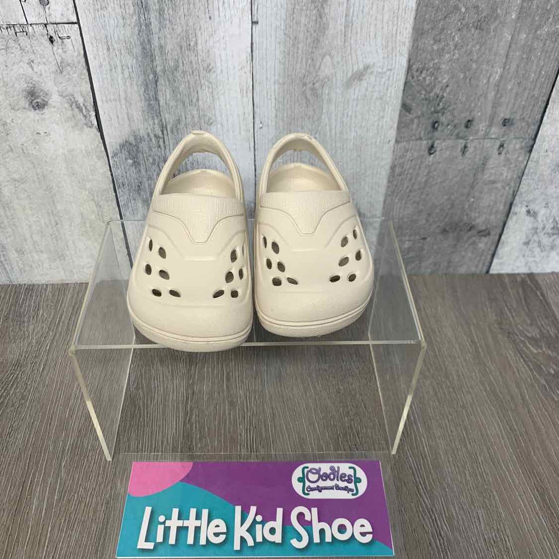 Size 4 Tan Mid Brand Water Shoes